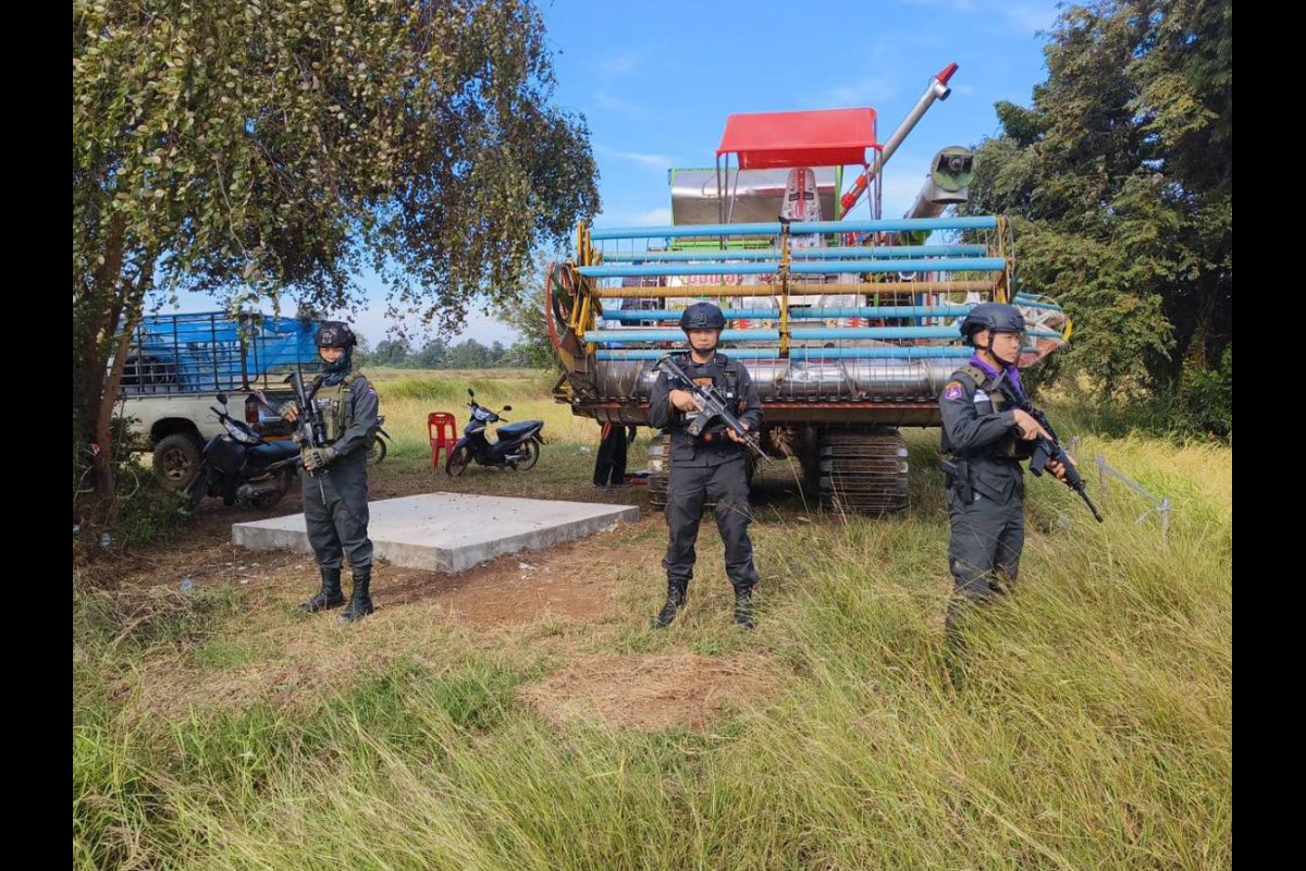 วันที 23 พ.ย.68 ตชด.สระแก้ว ร่วมดูแลความปลอดภัยชาวบ้านเข้าเก็บเกี่ยวข้าวในพื้นที่บ้านหนองจาน และบ้านโนนหมากมุ่น ต.โนนหมากมุ่น อ.โคกสูง จ.สระแก้ว