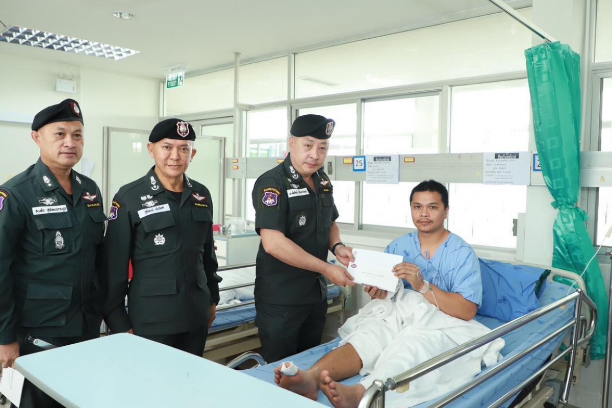 พล.ต.ท.รุ่งโรจน์ ฐากูรปุณยสิริ  ผบช.ตชด. มอบหมายให้ พล.ต.ต.พงพิพัฒน์  ศริพรวิวัฒน์ รอง ผบช.ตชด. พร้อมคณะผู้บังคับบัญชา เดินทางเข้าเยี่ยมดูอาการและบำรุงขวัญกำลังใจ