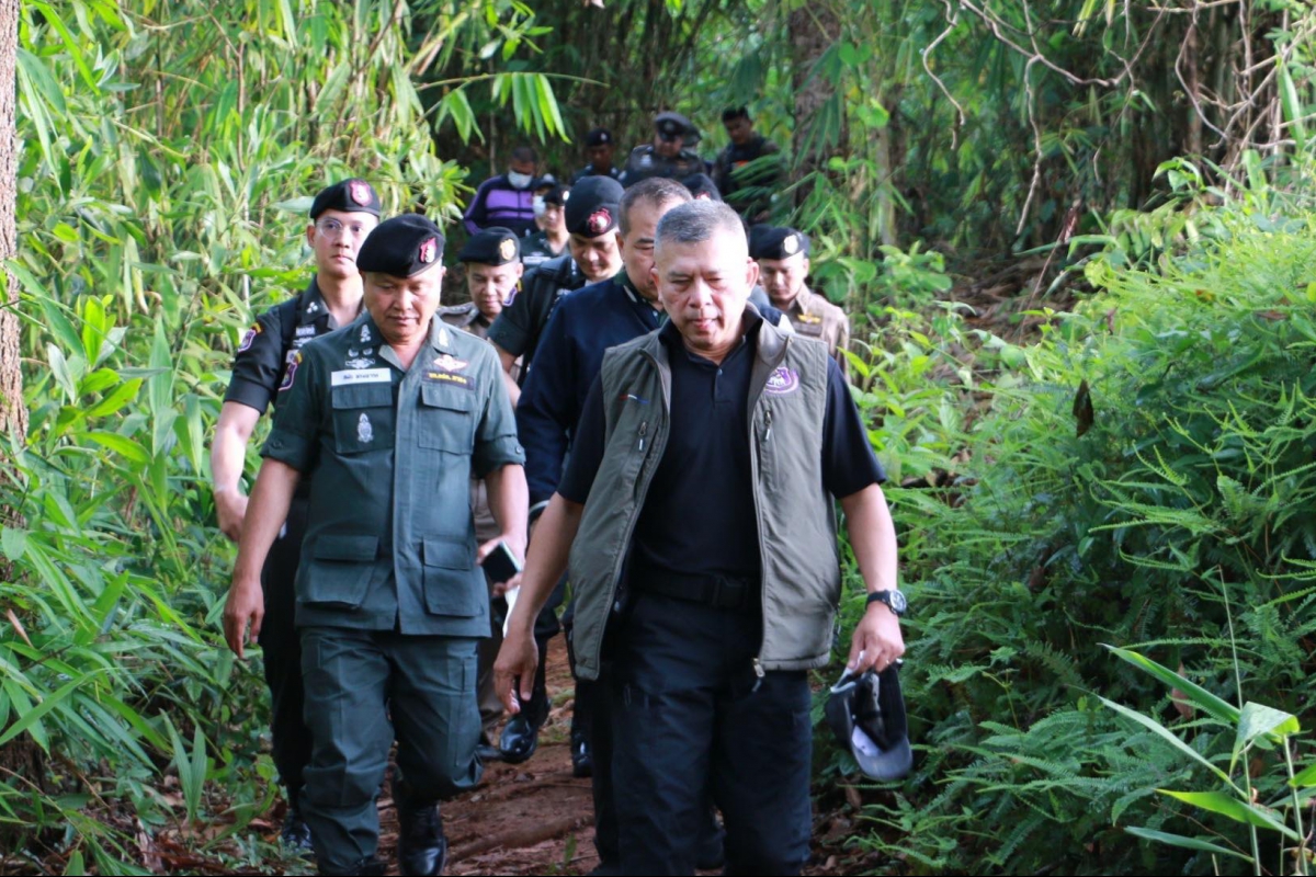 วันที่ 1 มิ.ย.69 พล.ต.ท.รุ่งโรจน์ ฐากูรปุณยสิริ ผบช.ตชด. ได้เดินทางไปที่ อ.สังขละบุรี จ.กาญจนบุรี เพื่อร่วมแสดงความเสียใจและให้กำลังใจแก่ครอบครัวของนักเรียน ชั้น ป.1 รร.ตชด.บ้านเรดาร์